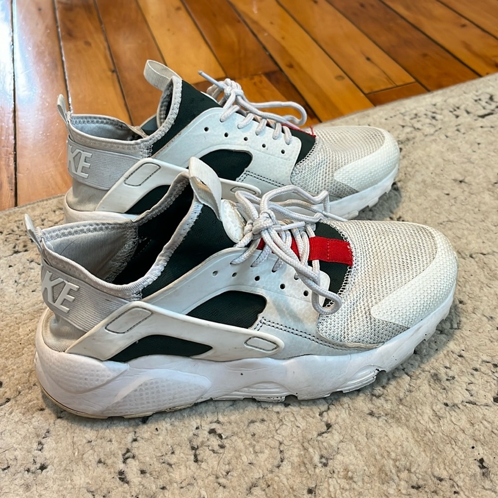 nike air huarache women’s size 8